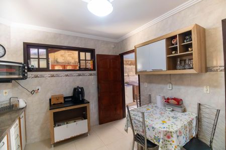 Casa para alugar com 250m², 3 quartos e 2 vagasCozinha