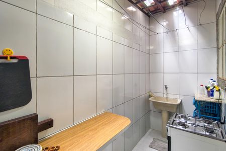 Casa para alugar com 72m², 2 quartos e 1 vagaÁrea de Serviço