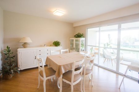 Apartamento para alugar com 111m², 2 quartos e 2 vagas