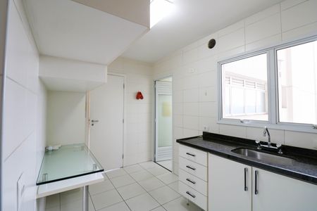 Apartamento para alugar com 111m², 2 quartos e 2 vagas Apartamento para alugar com 111m², 2 quartos e 2 vagasCozinha