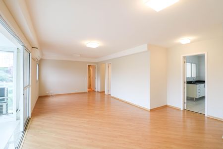 Apartamento para alugar com 111m², 2 quartos e 2 vagas Apartamento para alugar com 111m², 2 quartos e 2 vagasSala