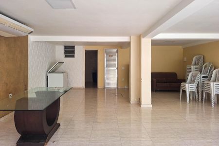 Apartamento à venda com 72m², 2 quartos e sem vagaÁrea comum