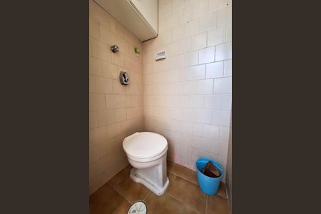 Apartamento à venda com 72m², 2 quartos e sem vagaBanheiro de serviço