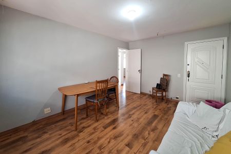 Apartamento à venda com 72m², 2 quartos e sem vagaSala