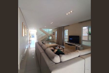 Casa de condomínio à venda com 345m², 5 quartos e 4 vagas Casa de condomínio à venda com 345m², 5 quartos e 4 vagasSala