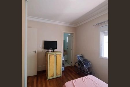 Casa de condomínio à venda com 345m², 5 quartos e 4 vagas Casa de condomínio à venda com 345m², 5 quartos e 4 vagasQuarto