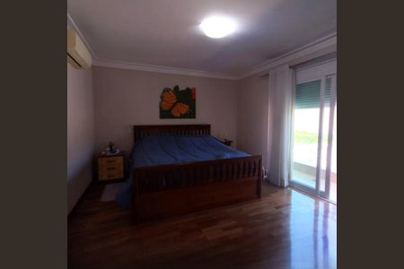 Casa de condomínio à venda com 345m², 5 quartos e 4 vagas Casa de condomínio à venda com 345m², 5 quartos e 4 vagasQuarto