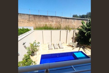 Casa de condomínio à venda com 345m², 5 quartos e 4 vagas Casa de condomínio à venda com 345m², 5 quartos e 4 vagasÁrea externa