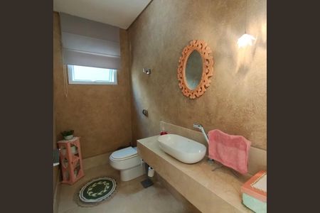 Casa de condomínio à venda com 345m², 5 quartos e 4 vagas Casa de condomínio à venda com 345m², 5 quartos e 4 vagasBanheiro