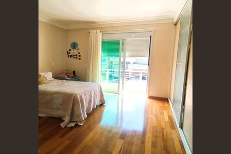 Casa de condomínio à venda com 345m², 5 quartos e 4 vagas Casa de condomínio à venda com 345m², 5 quartos e 4 vagasQuarto