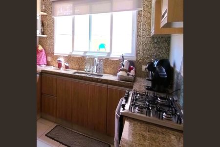 Casa de condomínio à venda com 345m², 5 quartos e 4 vagas Casa de condomínio à venda com 345m², 5 quartos e 4 vagasCozinha