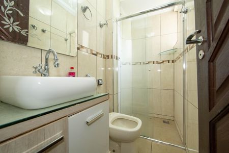 Apartamento à venda com 70m², 3 quartos e 1 vaga Apartamento à venda com 70m², 3 quartos e 1 vagaBANHEIRO