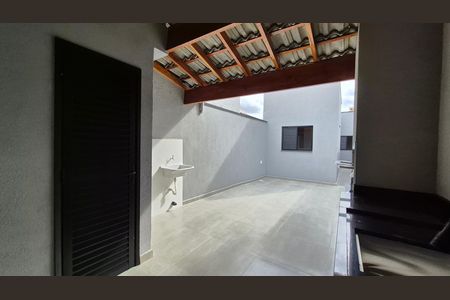 Casa à venda com 105m², 3 quartos e 4 vagas
