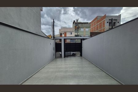 Casa à venda com 105m², 3 quartos e 4 vagas