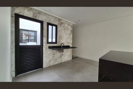 Casa à venda com 105m², 3 quartos e 4 vagas