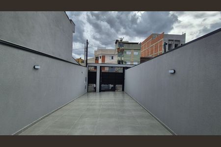 Casa à venda com 105m², 3 quartos e 4 vagas