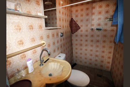 Casa à venda com 230m², 4 quartos e 3 vagasBanheiro de serviço