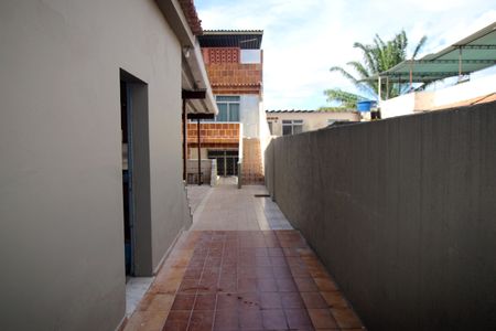 Casa à venda com 230m², 4 quartos e 3 vagasCorredor lateral
