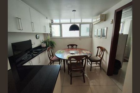 Apartamento à venda com 4 quartos, 296m² em Icaraí, Niterói