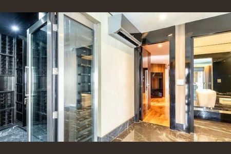 Apartamento à venda com 227m², 2 quartos e 4 vagas