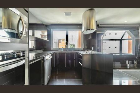 Apartamento à venda com 2 quartos, 227m² em Moema, São Paulo