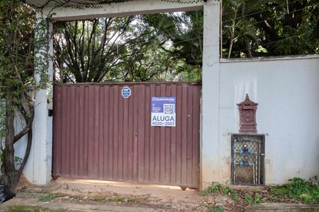 Casa para alugar com 7700m², 2 quartos e 8 vagas Casa para alugar com 7700m², 2 quartos e 8 vagasFachada