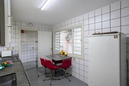 Casa para alugar com 7700m², 2 quartos e 8 vagas Casa para alugar com 7700m², 2 quartos e 8 vagasCozinha