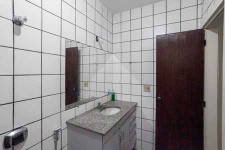 Casa para alugar com 7700m², 2 quartos e 8 vagas Casa para alugar com 7700m², 2 quartos e 8 vagasBanheiro social