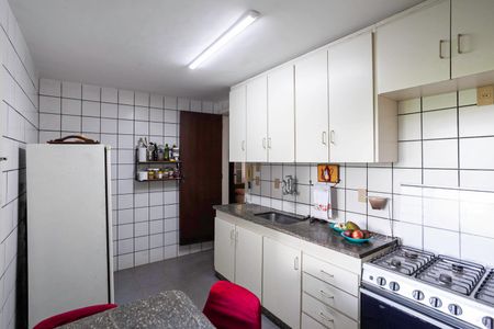 Casa para alugar com 7700m², 2 quartos e 8 vagas Casa para alugar com 7700m², 2 quartos e 8 vagasCozinha