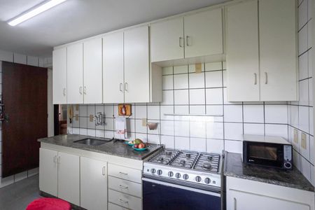 Casa para alugar com 7700m², 2 quartos e 8 vagas Casa para alugar com 7700m², 2 quartos e 8 vagasCozinha