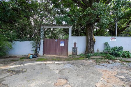 Casa para alugar com 7700m², 2 quartos e 8 vagas Casa para alugar com 7700m², 2 quartos e 8 vagasFachada