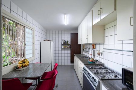 Casa para alugar com 7700m², 2 quartos e 8 vagas Casa para alugar com 7700m², 2 quartos e 8 vagasCozinha