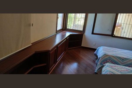 Casa à venda com 4 quartos, 445m² em Itacoatiara, Niterói