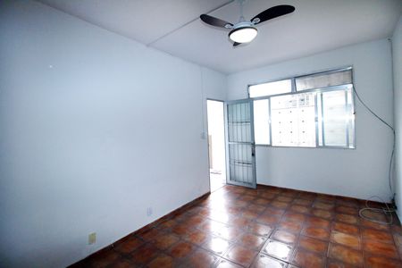 Casa à venda com 55m², 2 quartos e sem vagaSala