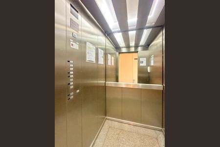 Apartamento para alugar com 63m², 2 quartos e sem vagaElevador