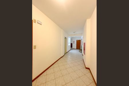 Apartamento para alugar com 63m², 2 quartos e sem vagaHall social