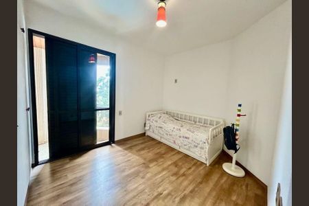 Apartamento à venda com 242m², 3 quartos e 4 vagasSuíte 2