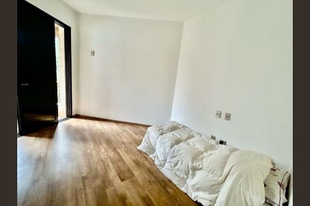 Apartamento à venda com 242m², 3 quartos e 4 vagasSuíte 3