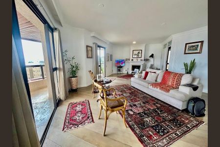 Apartamento à venda com 242m², 3 quartos e 4 vagasSala