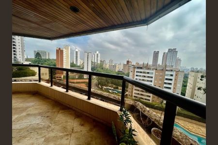 Apartamento à venda com 242m², 3 quartos e 4 vagasSacada da Sala