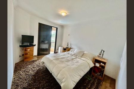 Apartamento à venda com 242m², 3 quartos e 4 vagasSuíte 1