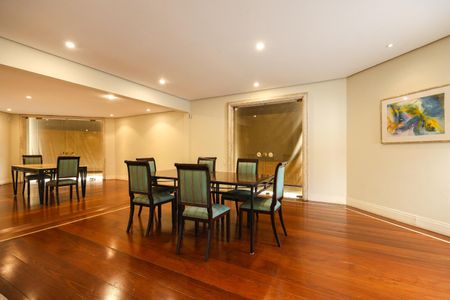 Apartamento à venda com 242m², 3 quartos e 4 vagasÁrea comum - Salão de festas