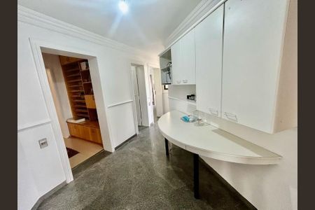 Apartamento à venda com 242m², 3 quartos e 4 vagasCozinha