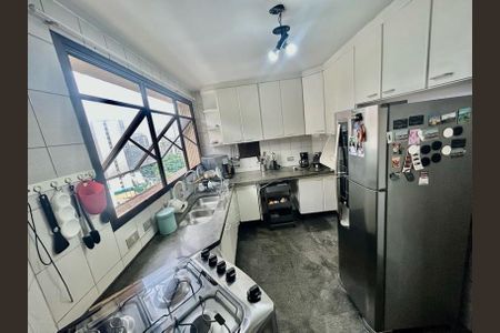 Apartamento à venda com 242m², 3 quartos e 4 vagasCozinha