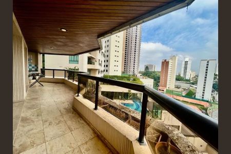 Apartamento à venda com 242m², 3 quartos e 4 vagasSacada da Sala