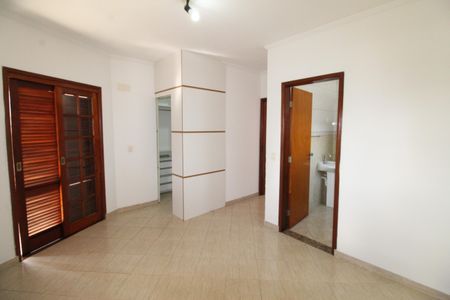 Casa para alugar com 180m², 3 quartos e 3 vagasSuíte 