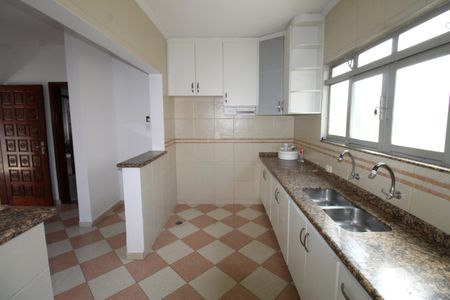 Casa para alugar com 180m², 3 quartos e 3 vagasCozinha