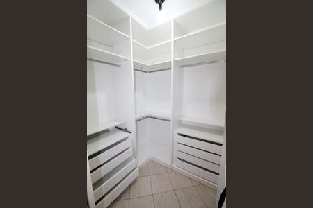 Casa para alugar com 180m², 3 quartos e 3 vagasSuíte 