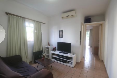 Sala de apartamento para alugar com 1 quarto, 40m² em Jardim Tres Marias, Guarujá