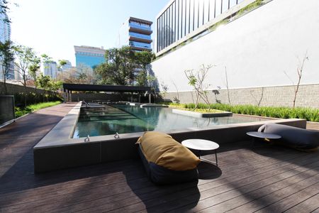 Studio para alugar com 57m², 1 quarto e 1 vaga Studio para alugar com 57m², 1 quarto e 1 vagaÁrea comum - Piscina